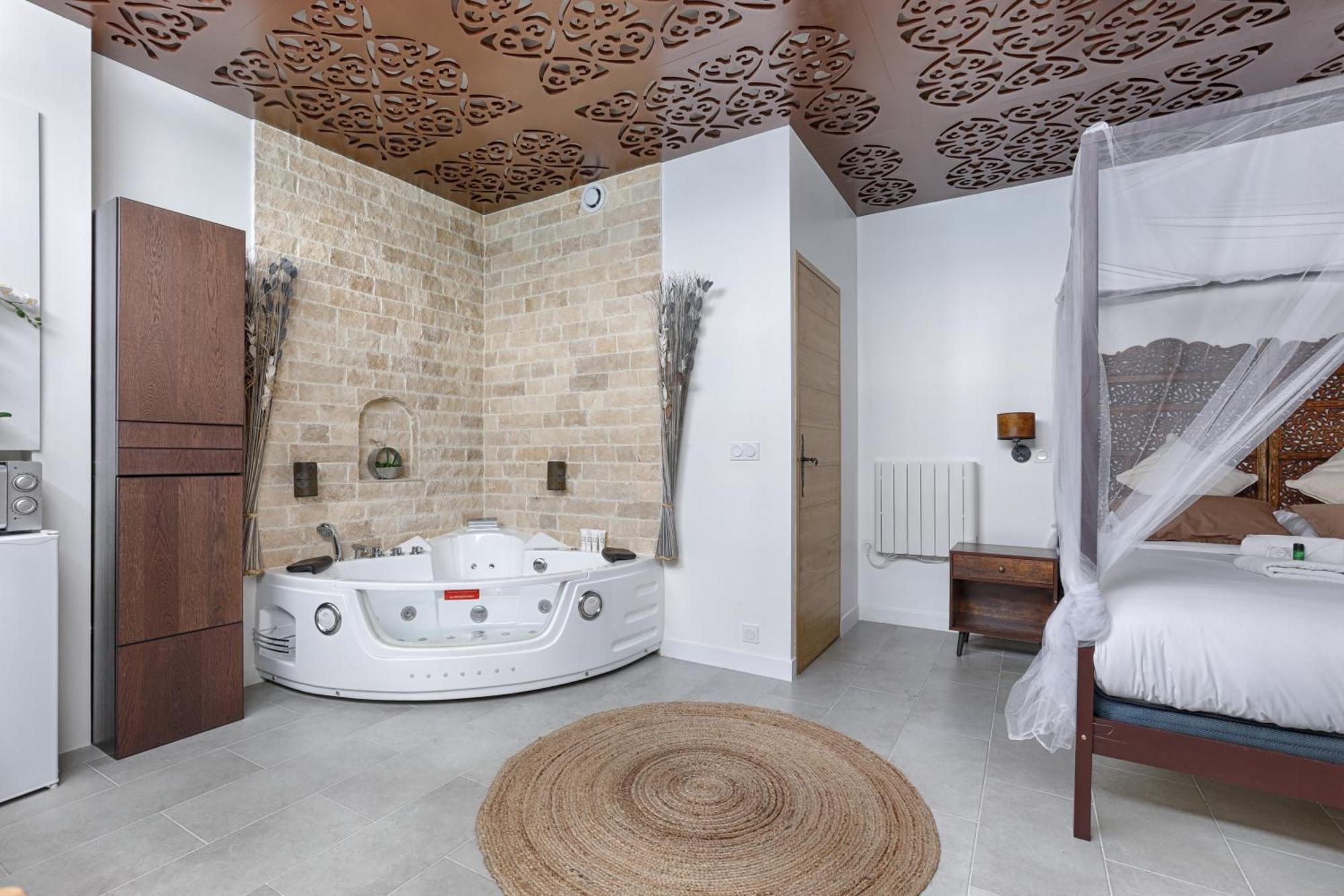 Mykeypers - Lovely Studio With Jacuzzi Parijs Buitenkant foto