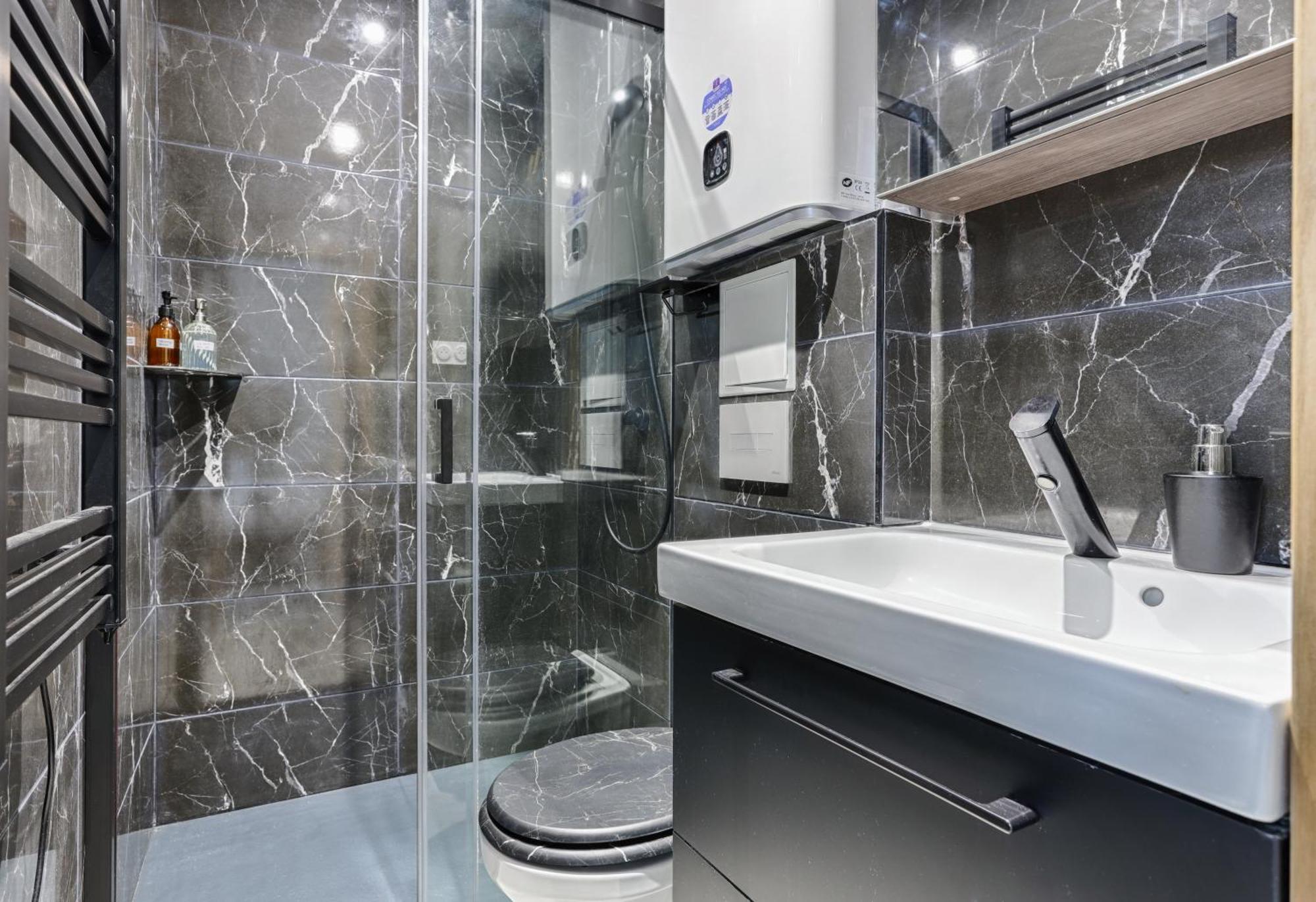 Mykeypers - Lovely Studio With Jacuzzi Parijs Buitenkant foto