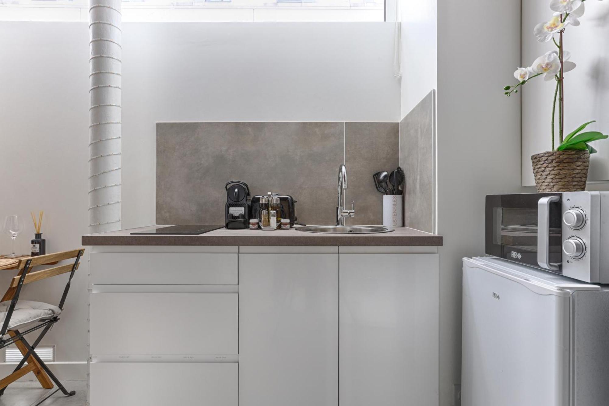 Mykeypers - Lovely Studio With Jacuzzi Parijs Buitenkant foto