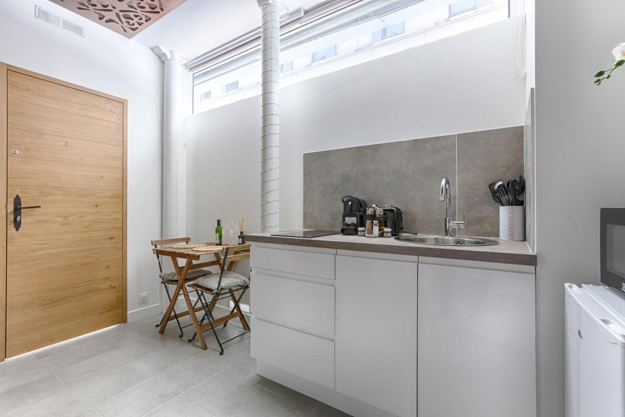 Mykeypers - Lovely Studio With Jacuzzi Parijs Buitenkant foto